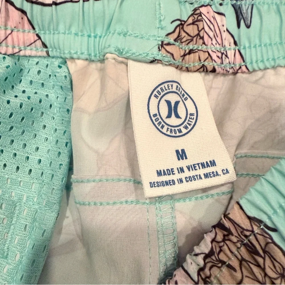 NWT Hurley Phantom Poolside pineapple print swim trunks size men’s medium